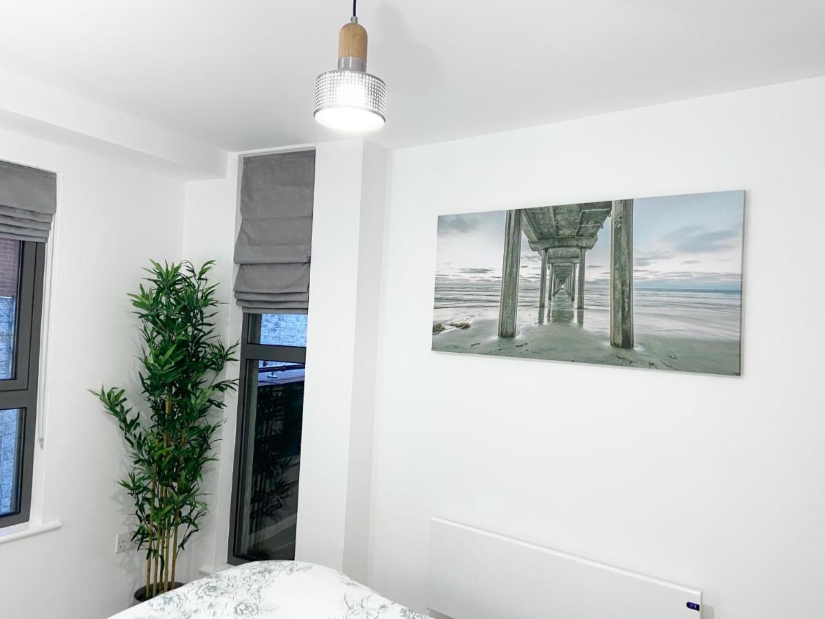 The Works - Private One Bedroom Apartment Манчестер Экстерьер фото