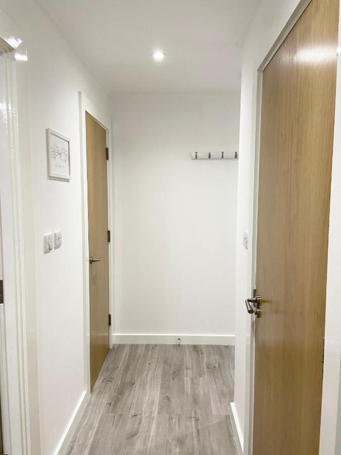The Works - Private One Bedroom Apartment Манчестер Экстерьер фото