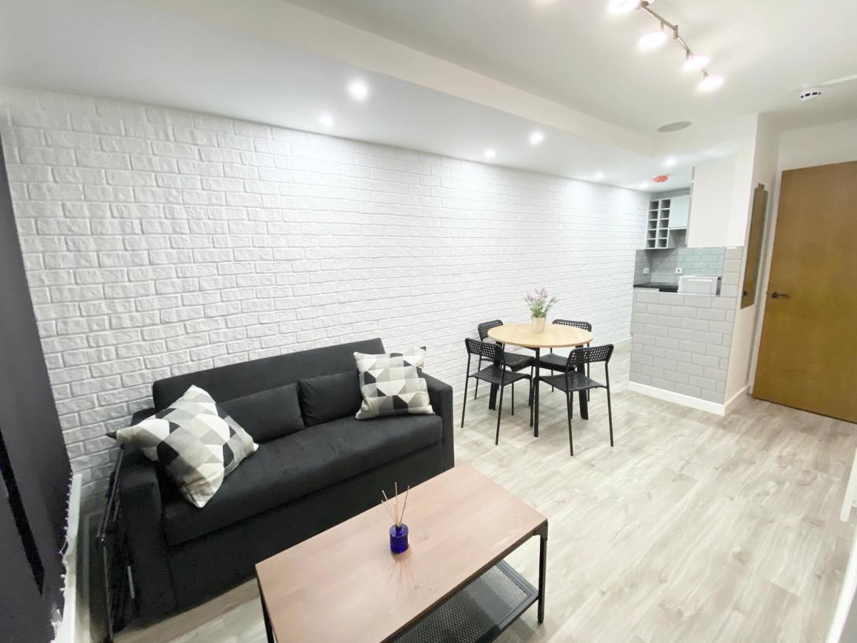 The Works - Private One Bedroom Apartment Манчестер Экстерьер фото
