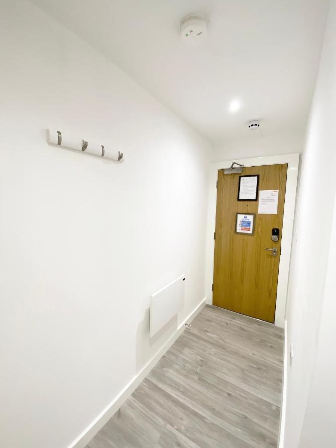 The Works - Private One Bedroom Apartment Манчестер Экстерьер фото