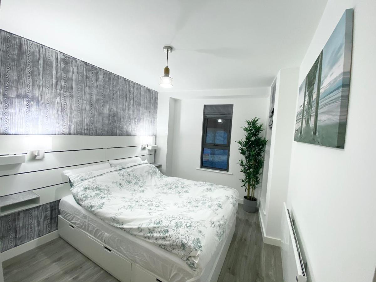 The Works - Private One Bedroom Apartment Манчестер Экстерьер фото