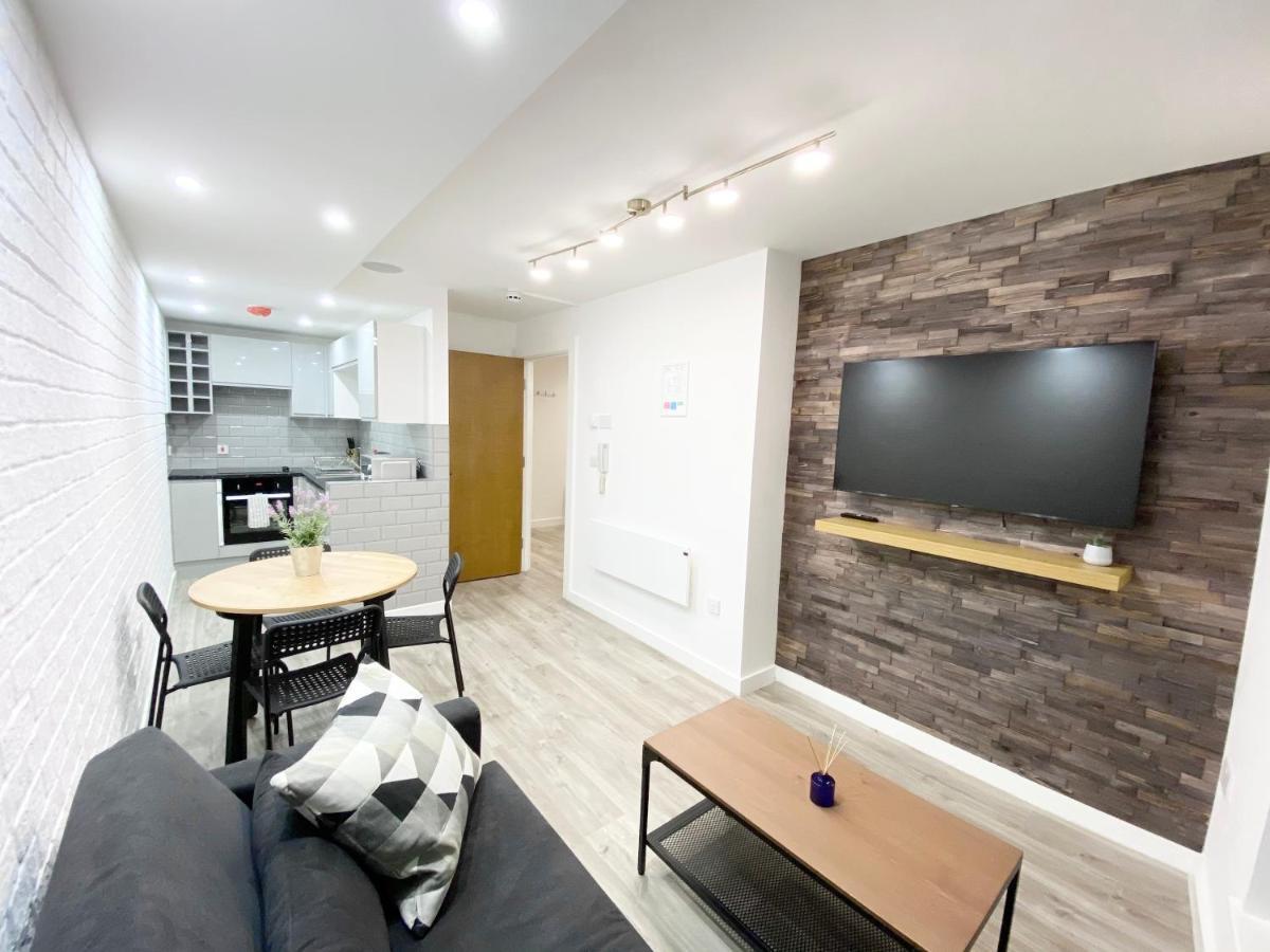 The Works - Private One Bedroom Apartment Манчестер Экстерьер фото