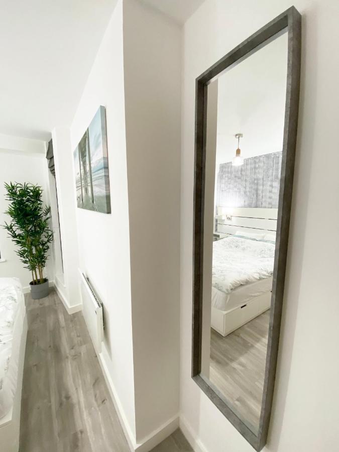 The Works - Private One Bedroom Apartment Манчестер Экстерьер фото